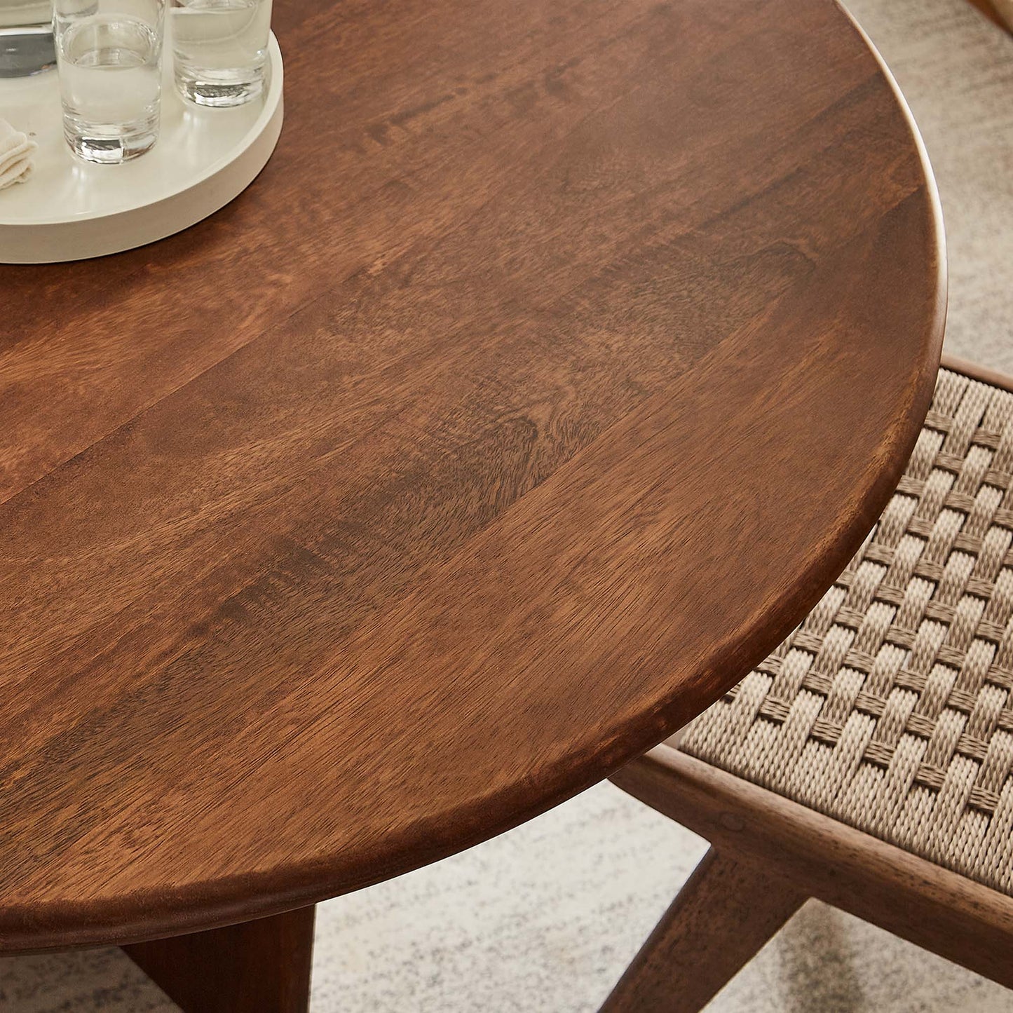 Rivian Mesa de Comedor