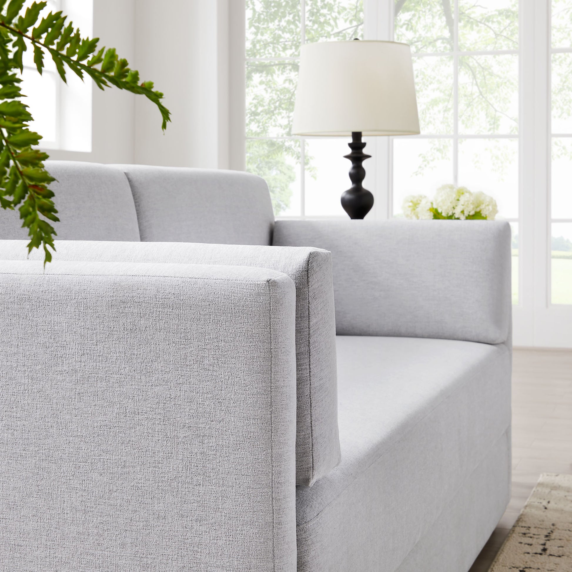 Linden Upholstered Heathered Chenille sofá