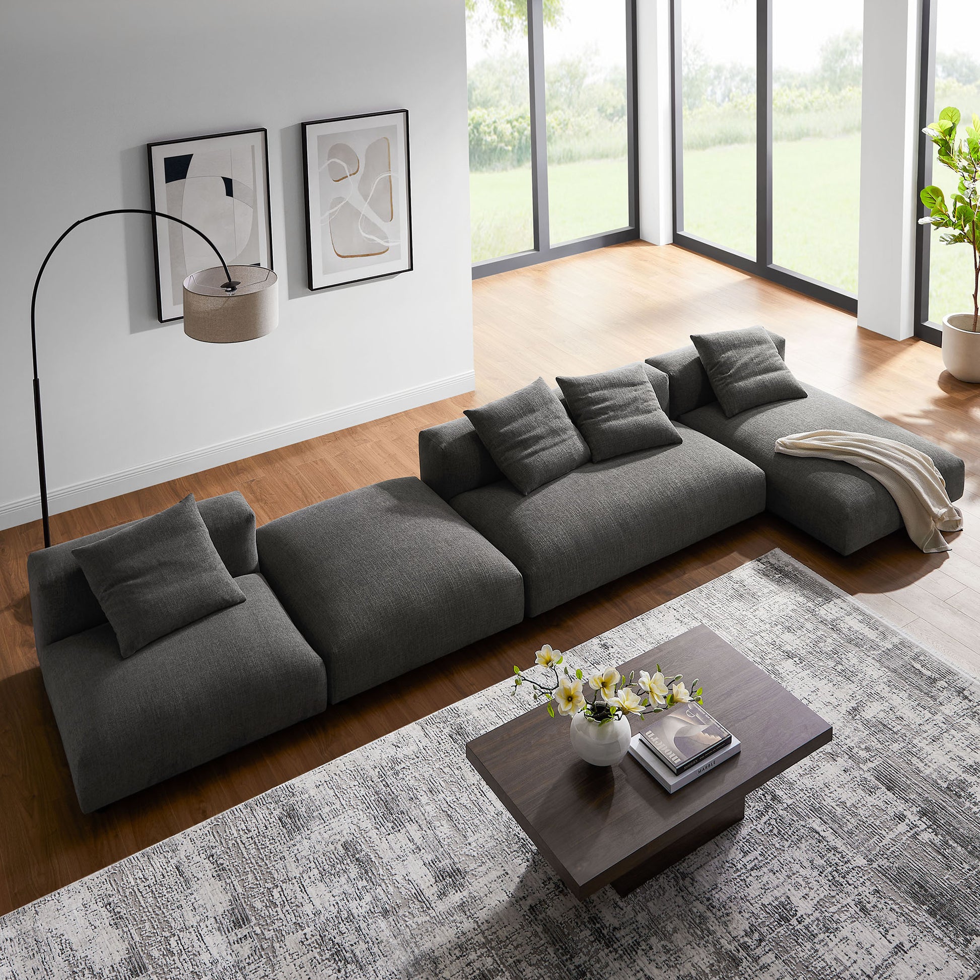 Solace 4-Piece Modular Upholstered Fabric Sectional sofá With Ottoman