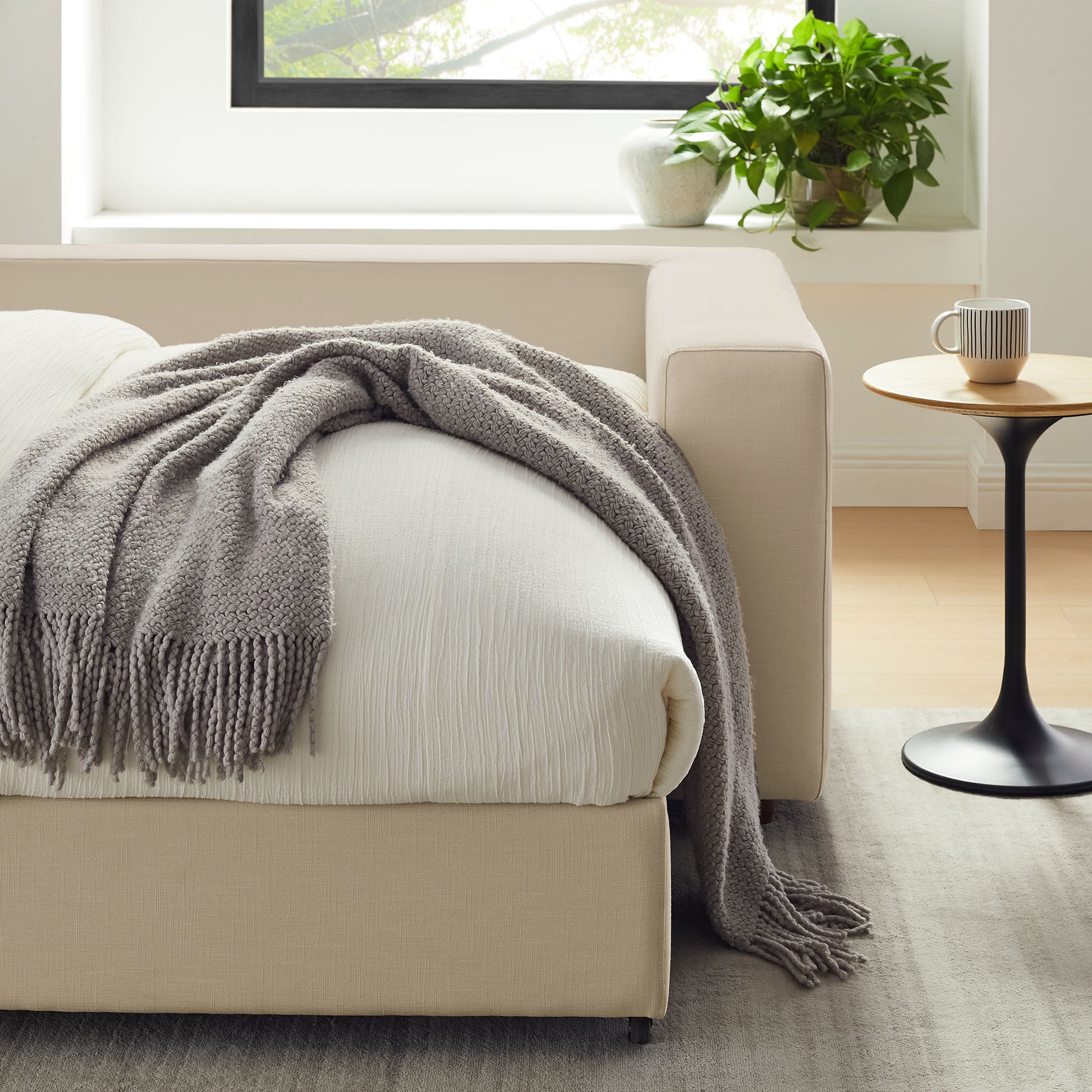 Commix Down Filled Overstuffed Sleeper sofá