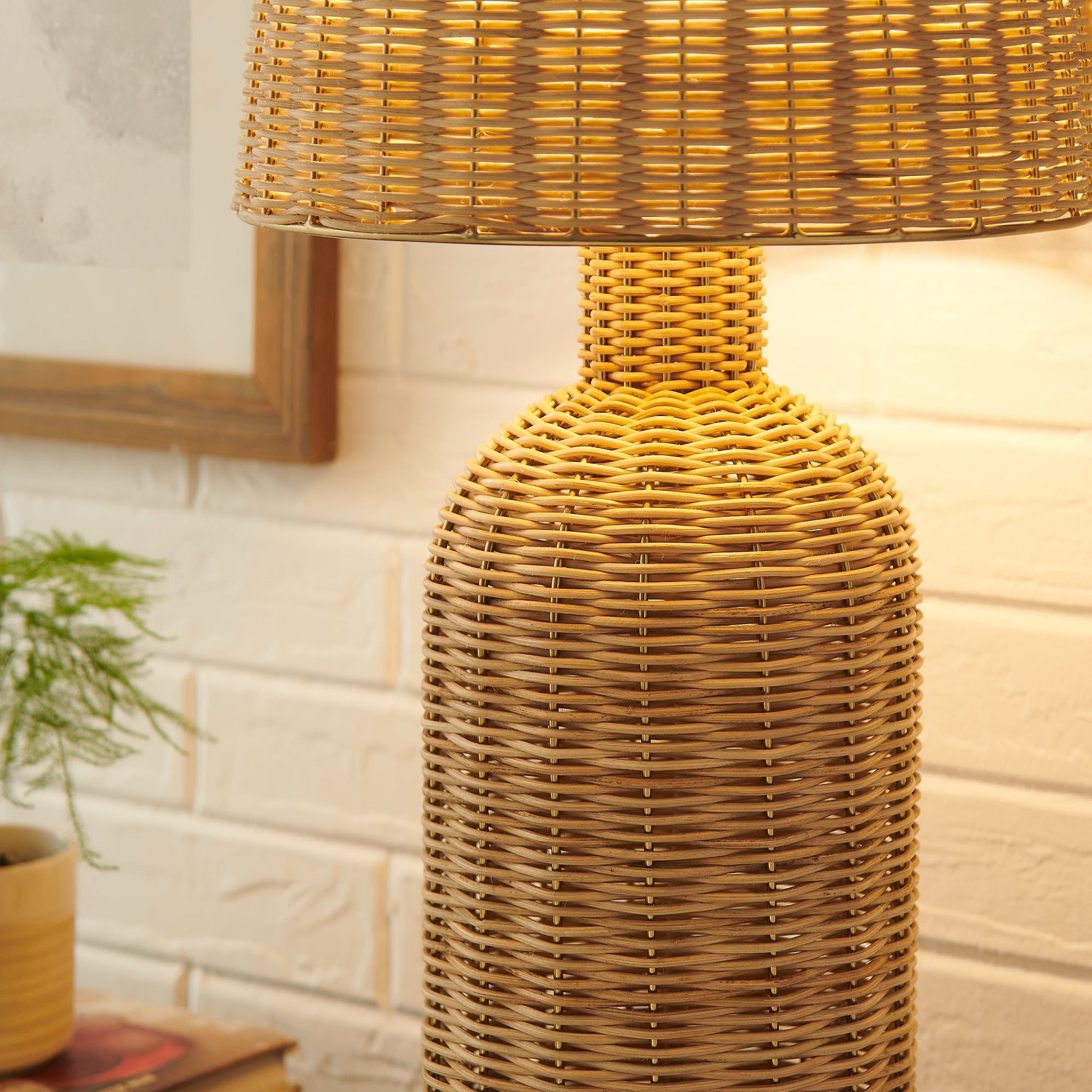 Briar Rattan mesa Lamp