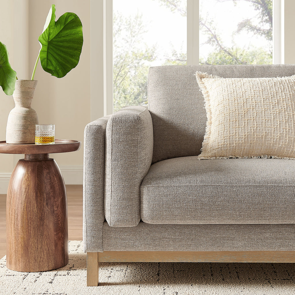 Roscoe 81 inch Fabric sofá