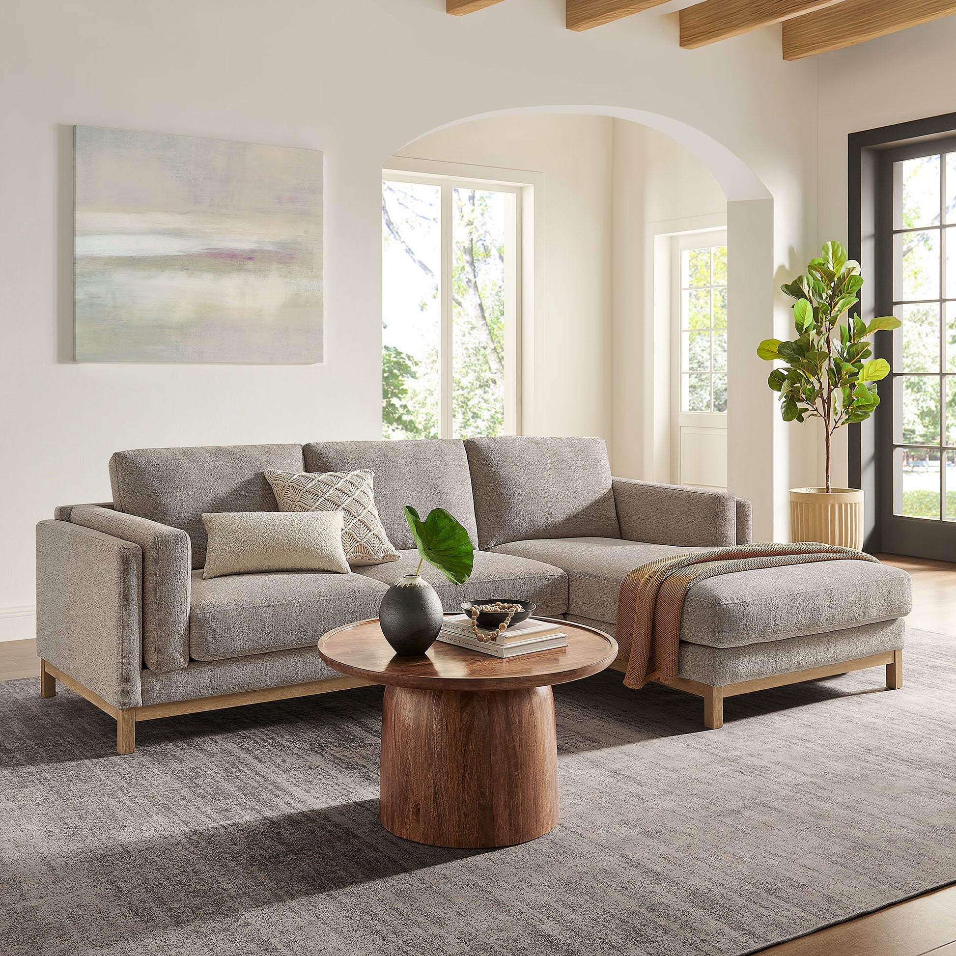 Roscoe Right-Facing Fabric Sectional sofá with Chaise