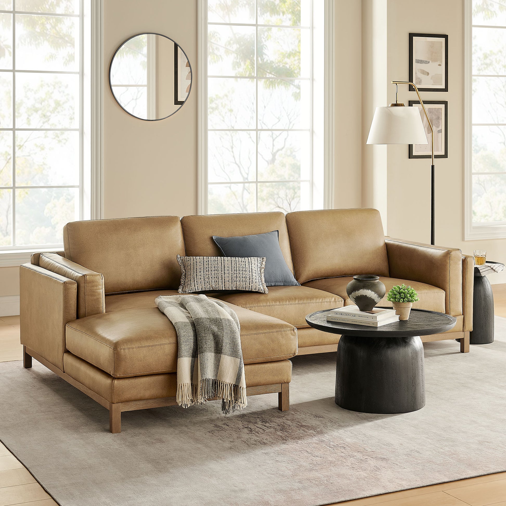 Roscoe Left-Facing Vegan Leather Sectional sofá with Chaise