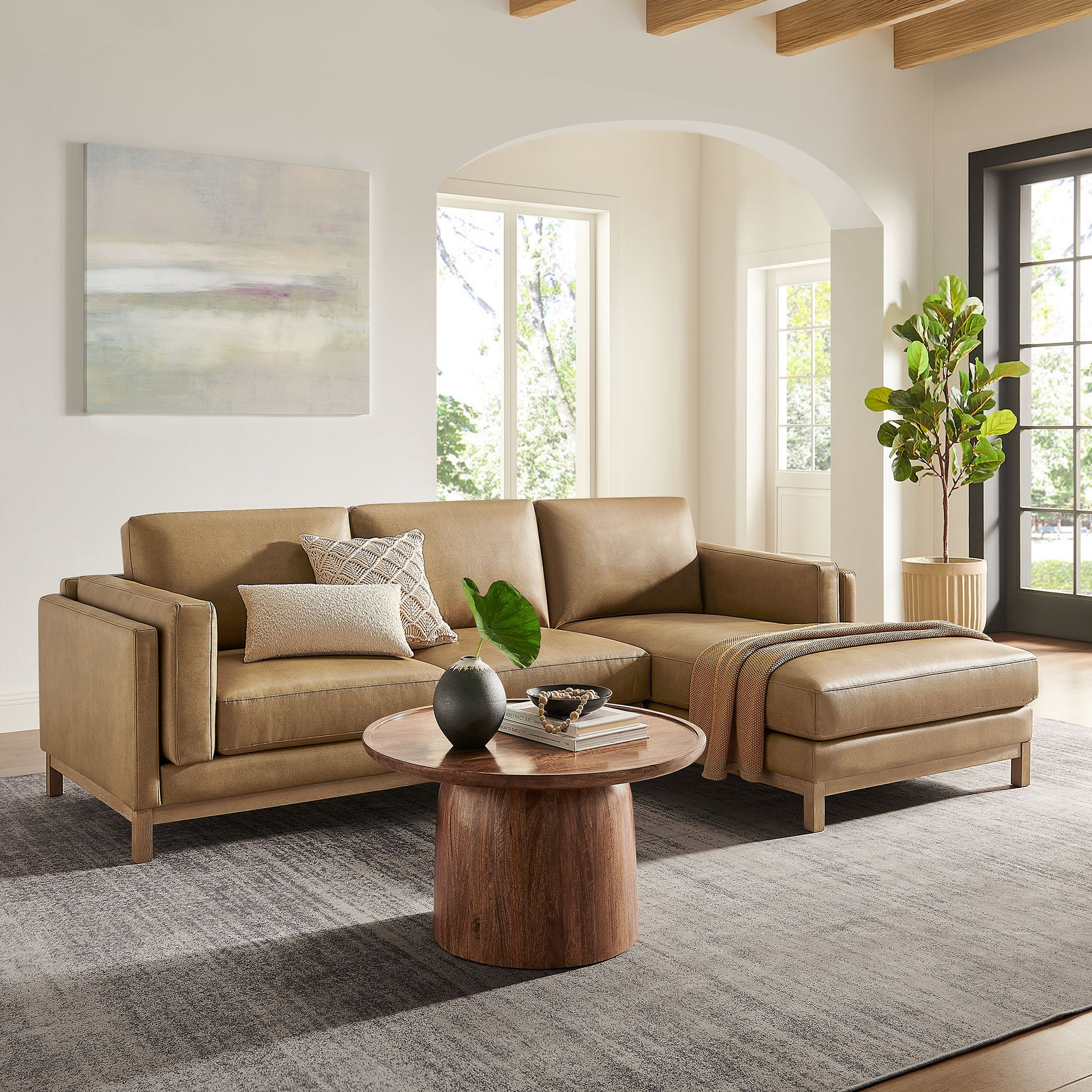 Roscoe Right-Facing Vegan Leather Sectional sofá with Chaise