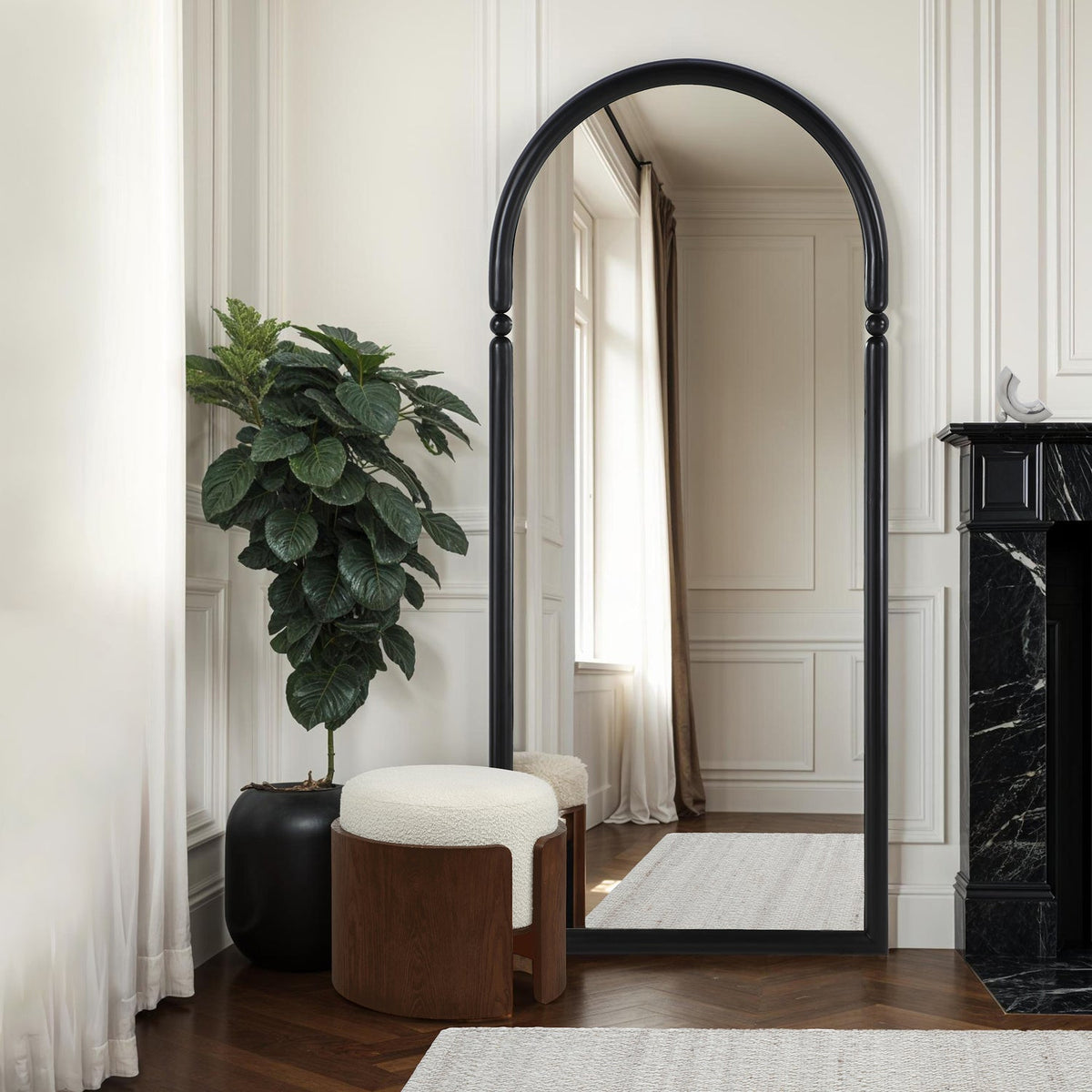 Capsula Accent Stool
