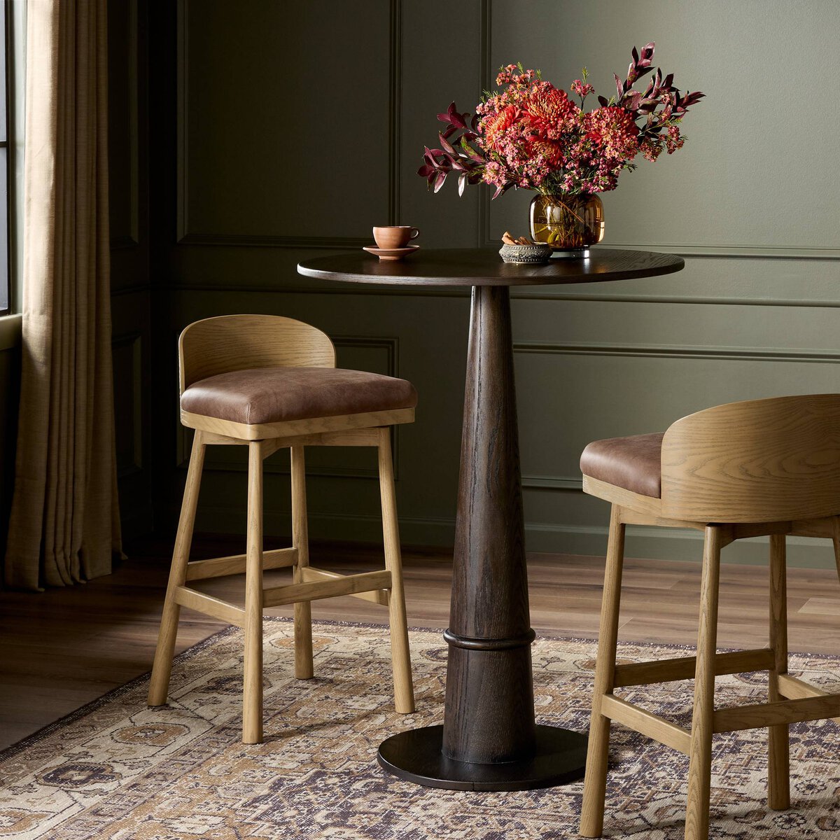 Cloris Bar Stool (Giratorio)