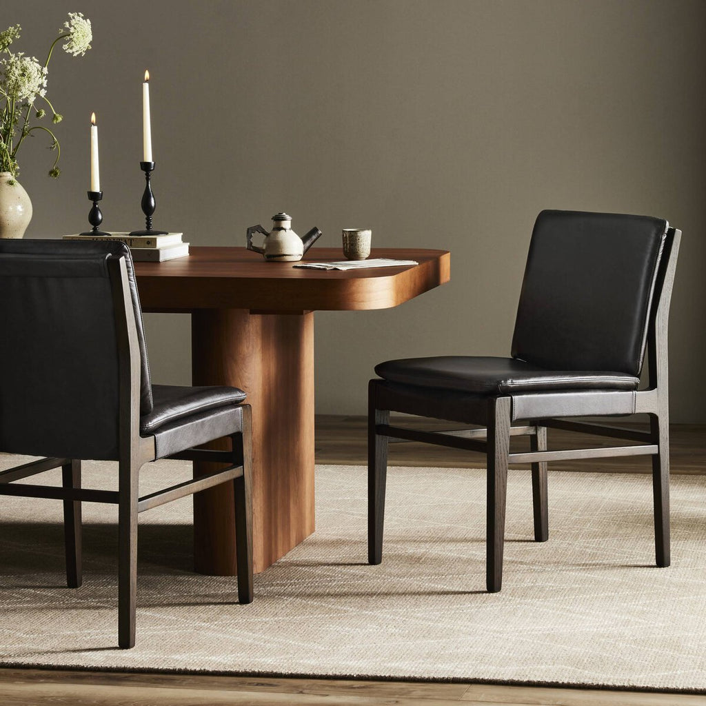 Aya Cuero Top Negro Silla de Comedor