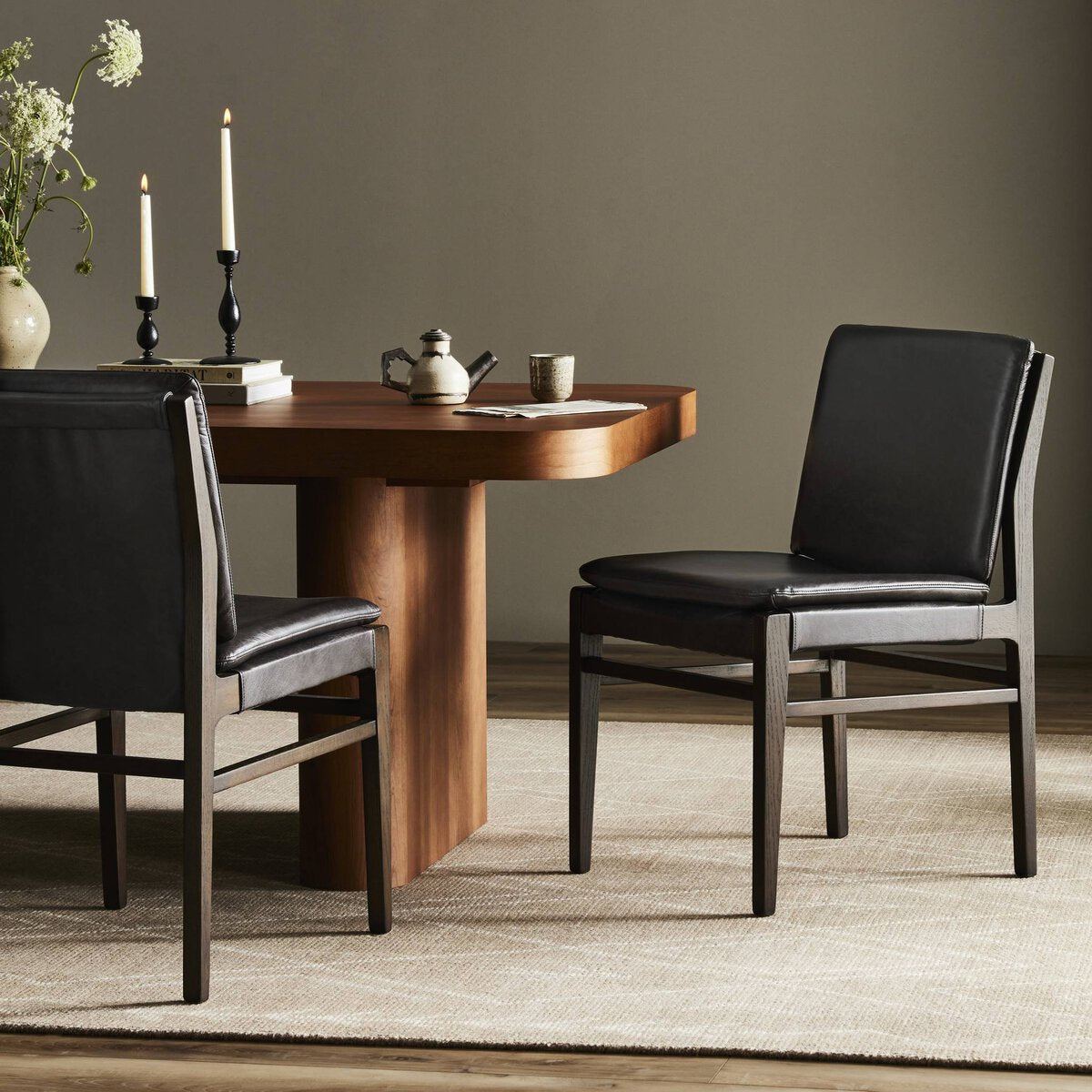 Aya Cuero Top Negro Silla de Comedor