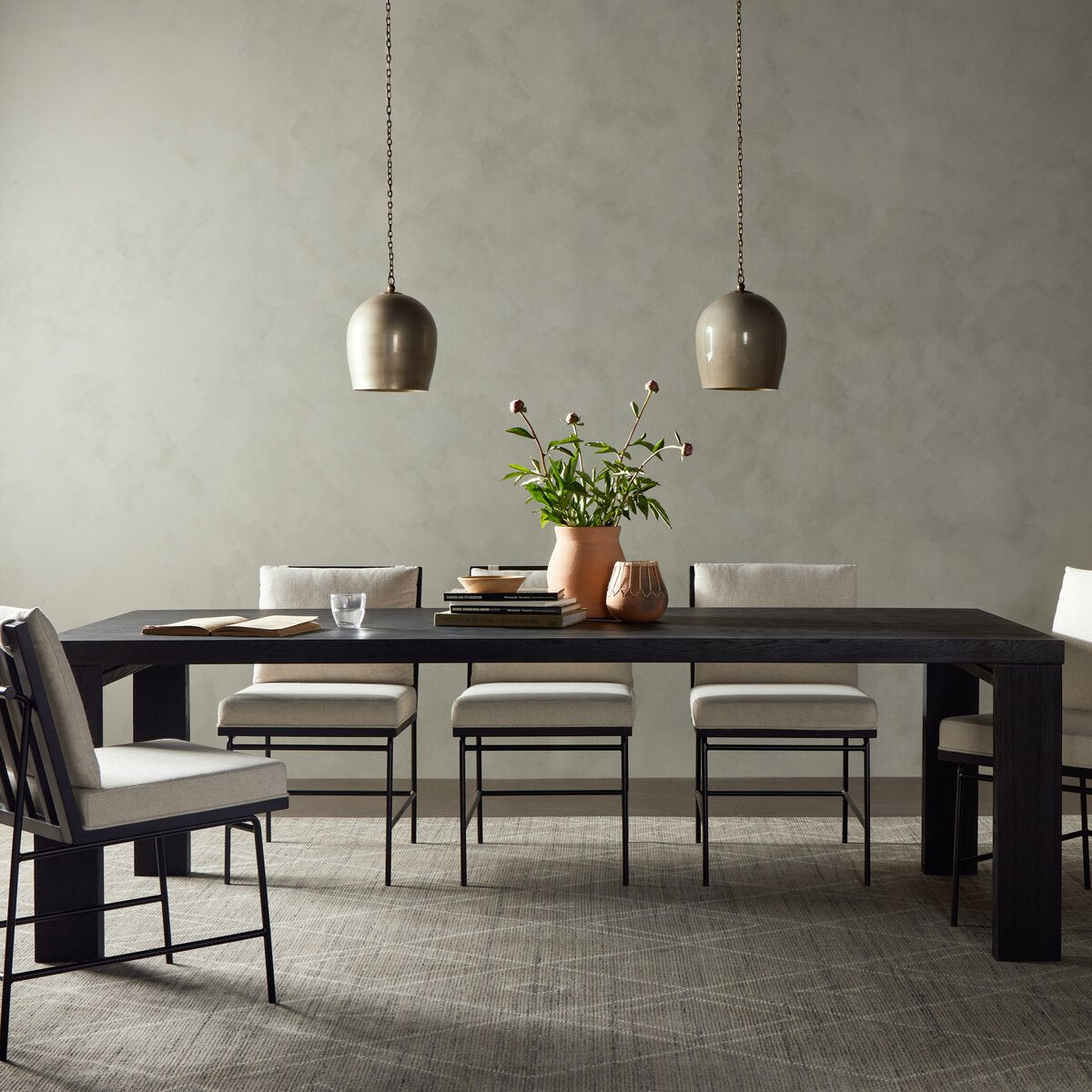 Millie 96” Negro Mesa de Comedor