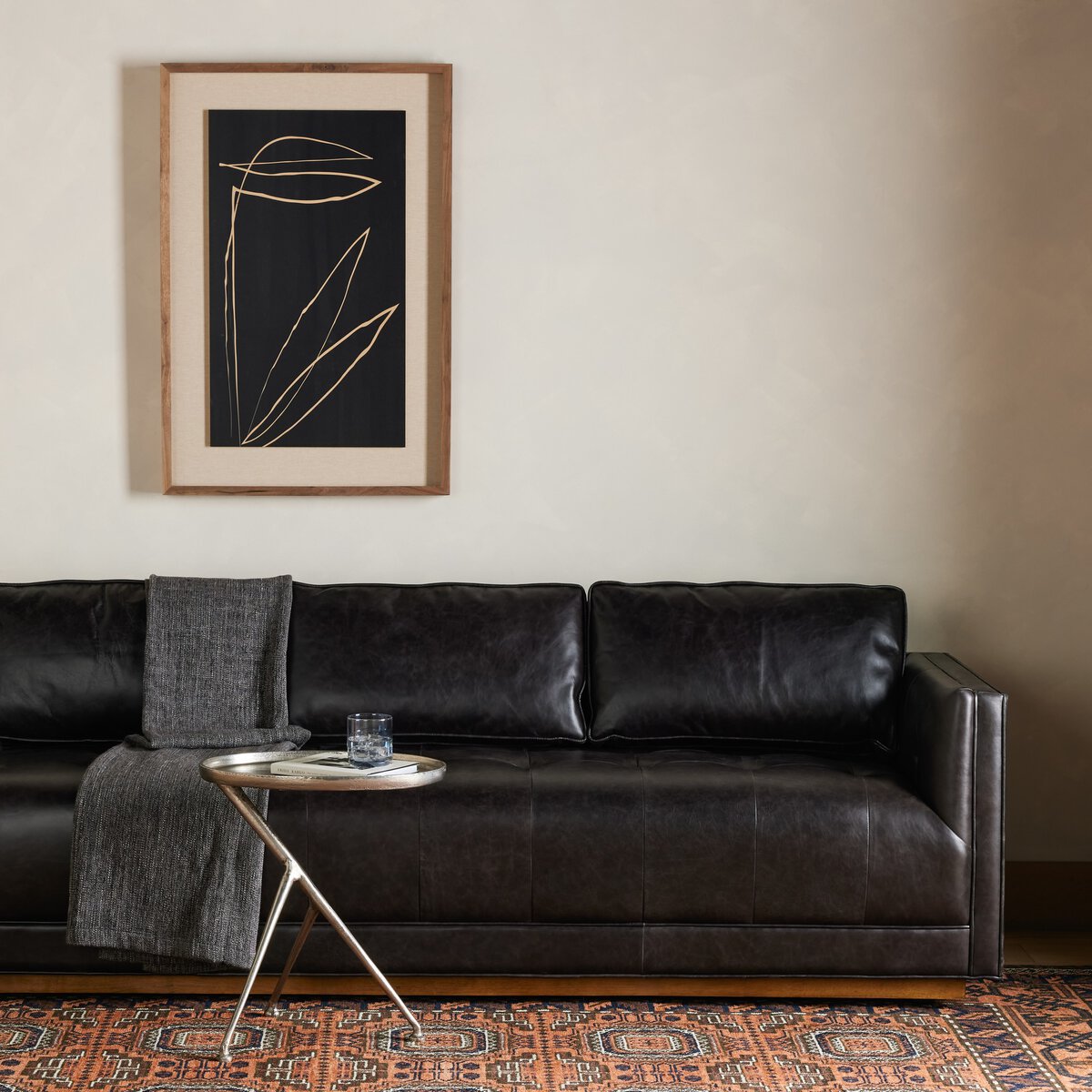 Kiera Cuero Top Negro Sofa