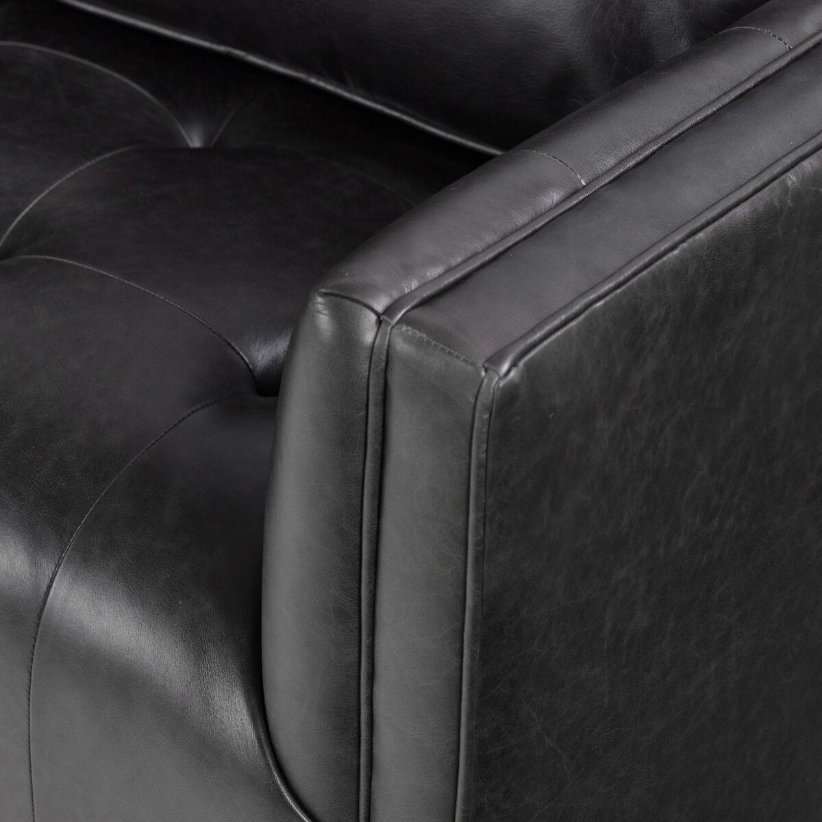 Kiera Cuero Top Negro Sofa