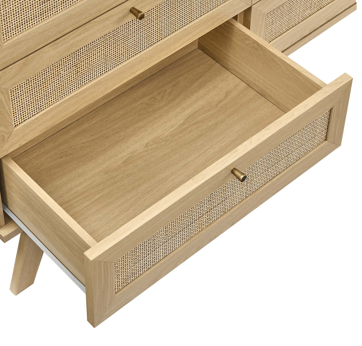 Soma Claro Seis Cajones Dresser