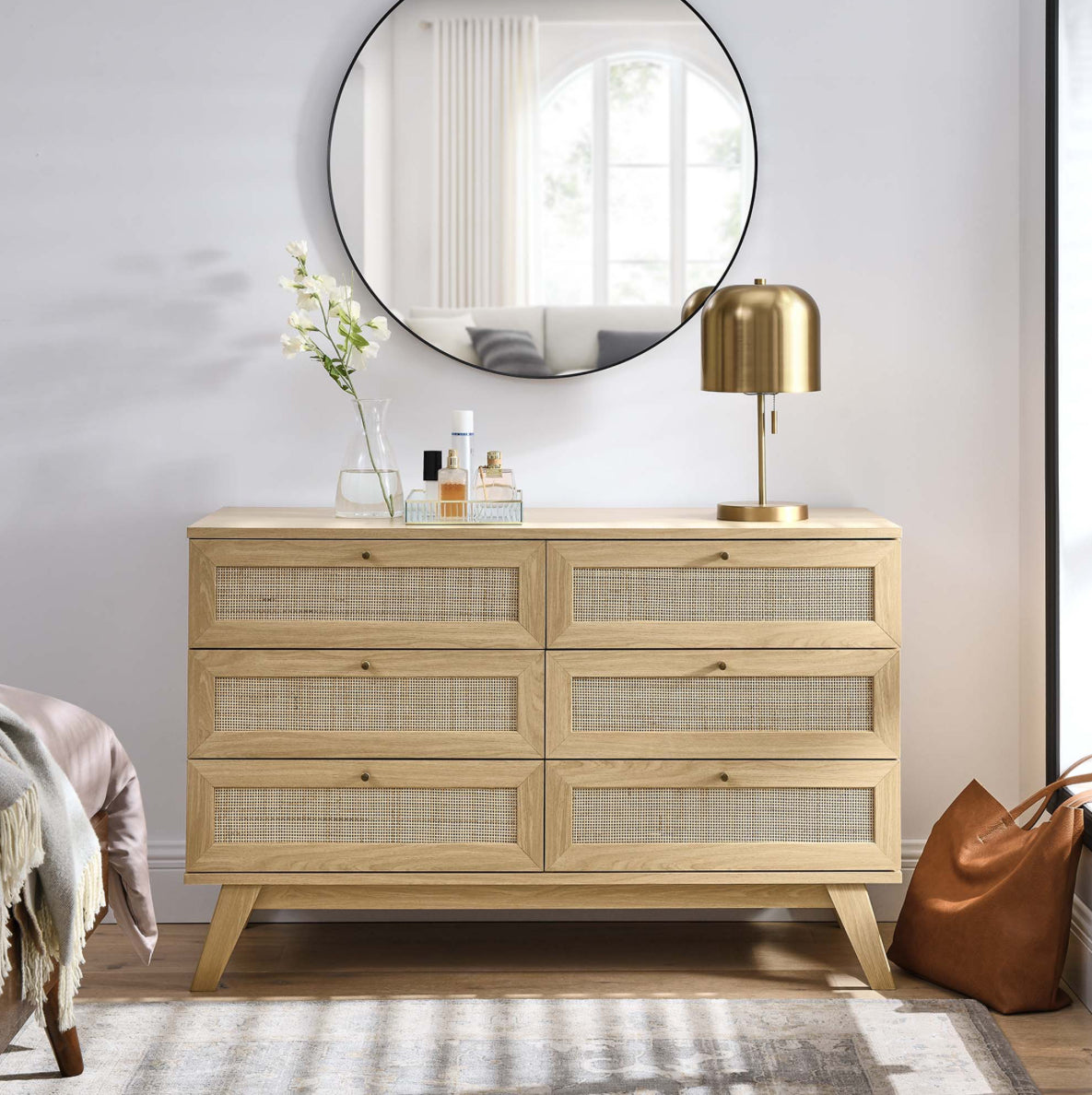 Soma Claro Seis Cajones Dresser