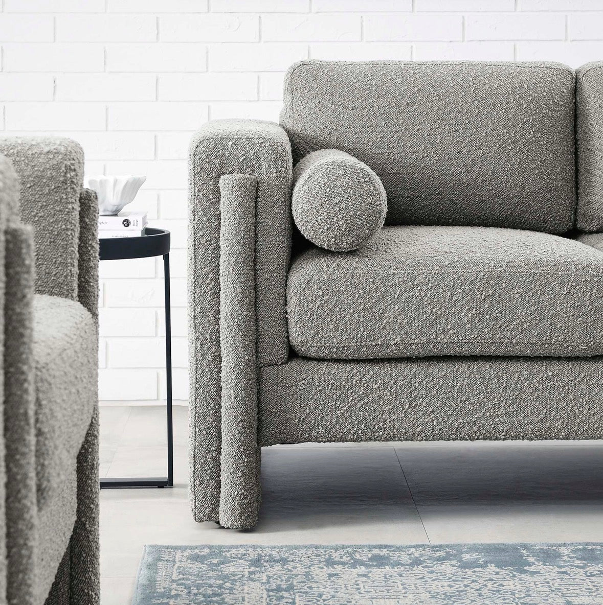 Visible Boucle Gris Loveseat